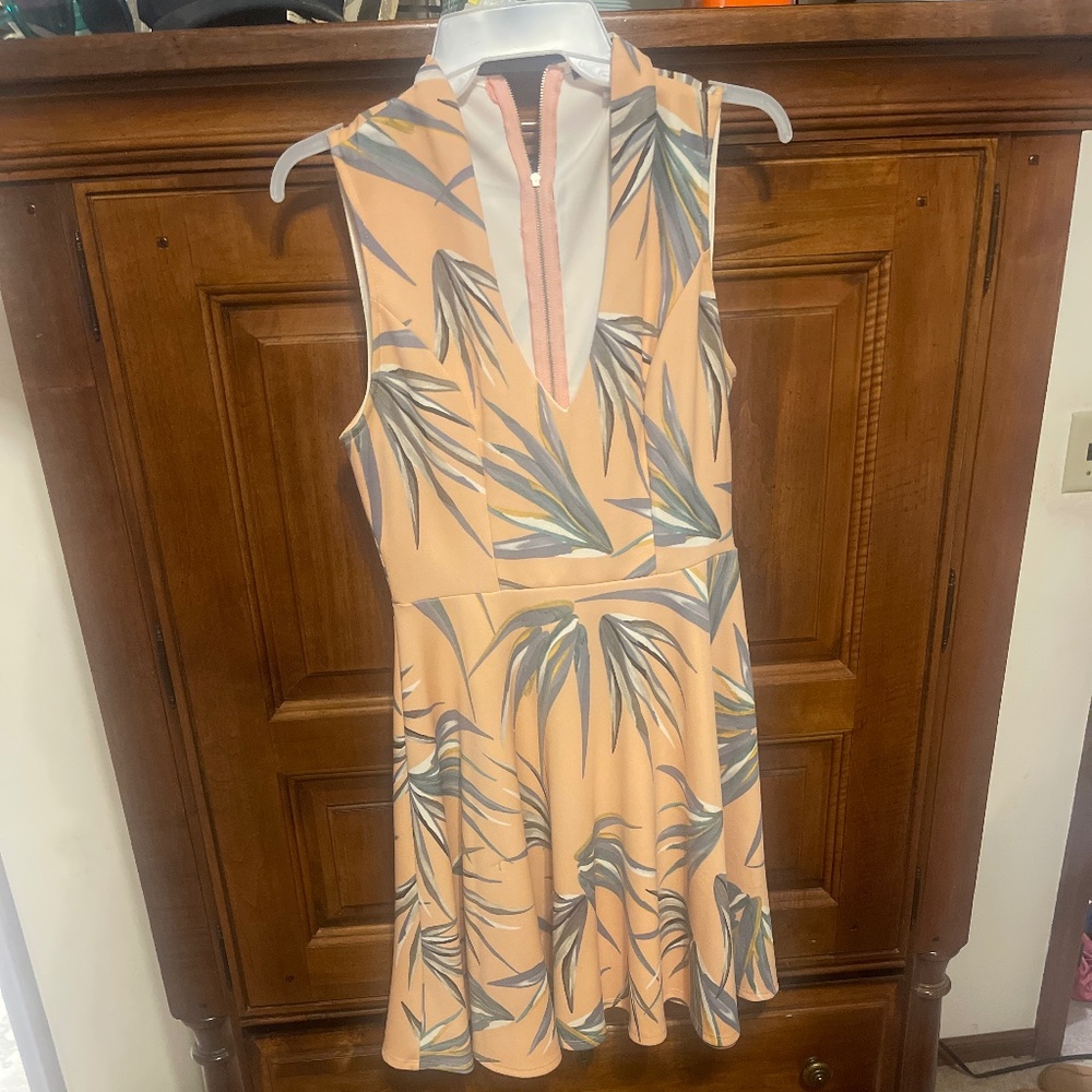 Dress - Picture 3 of 3